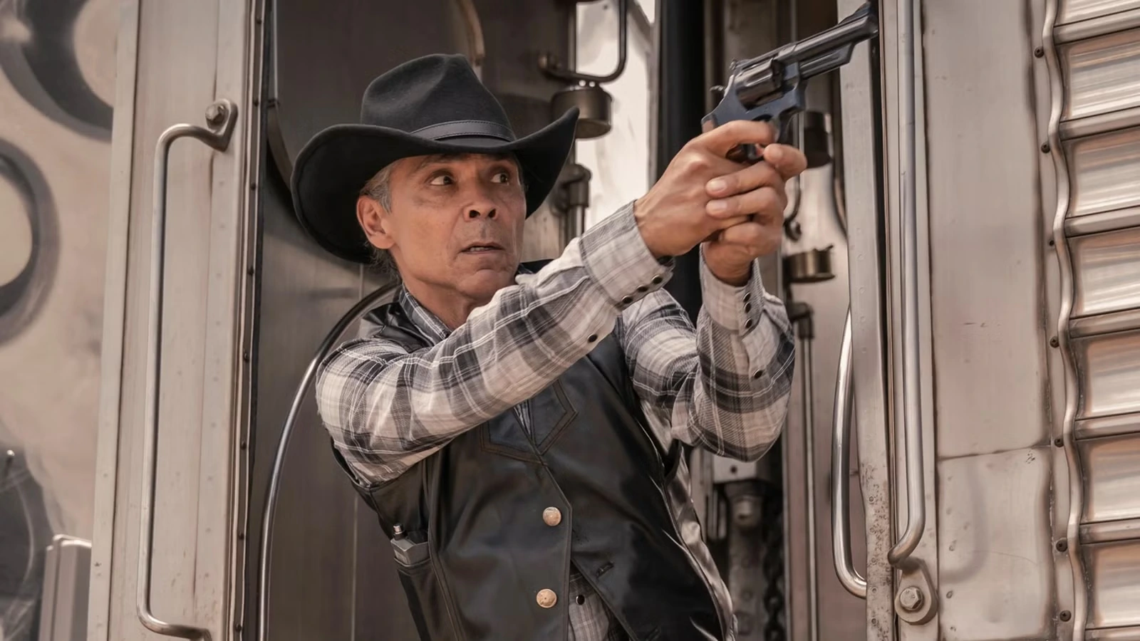 Кадр из сериала Темные ветра