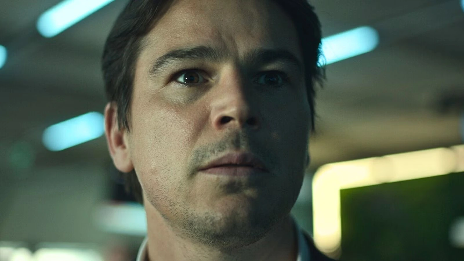 Джош Хартнетт в роли доктора Алекса Хоффмана в британском мини-сериале Индекс страха