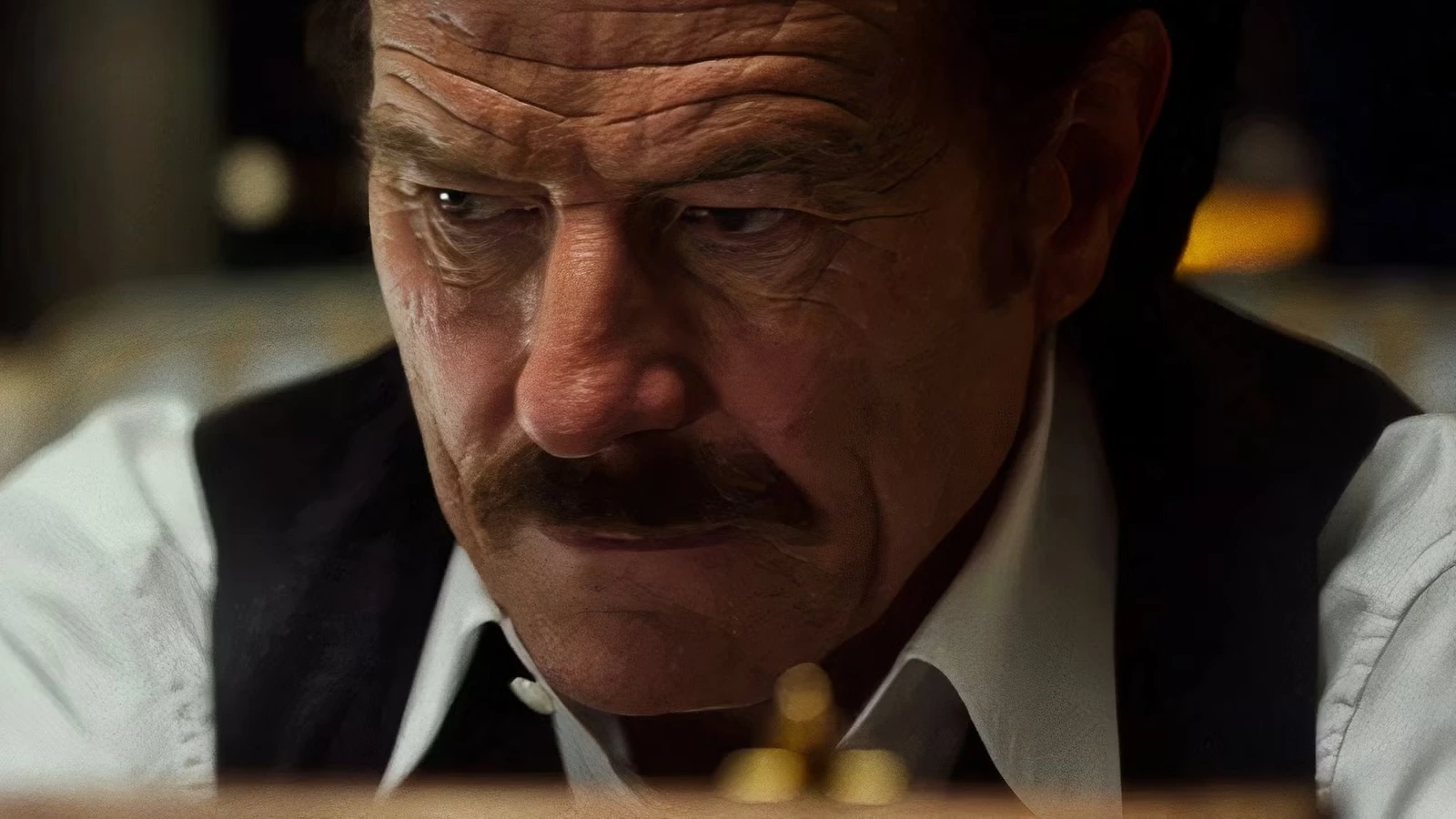 Брайан Крэнстон в фильме Афера под прикрытием