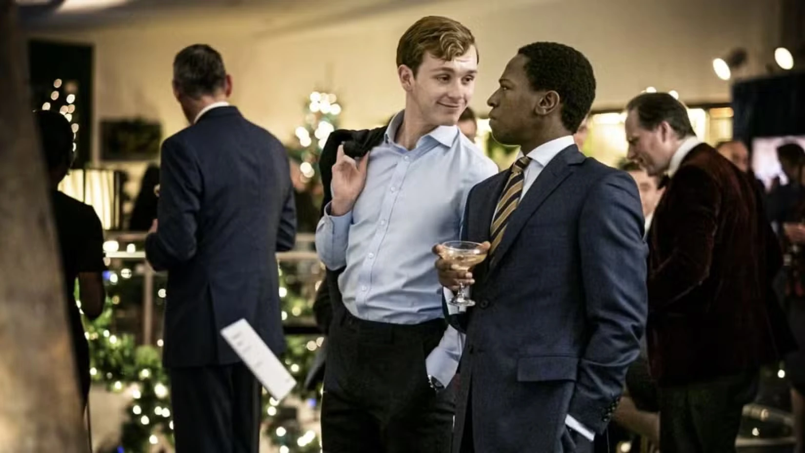 Кадр из сериала Индустрия