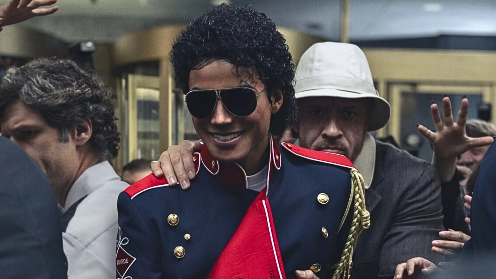 Джафар Джексон в роли Майкла Джексона