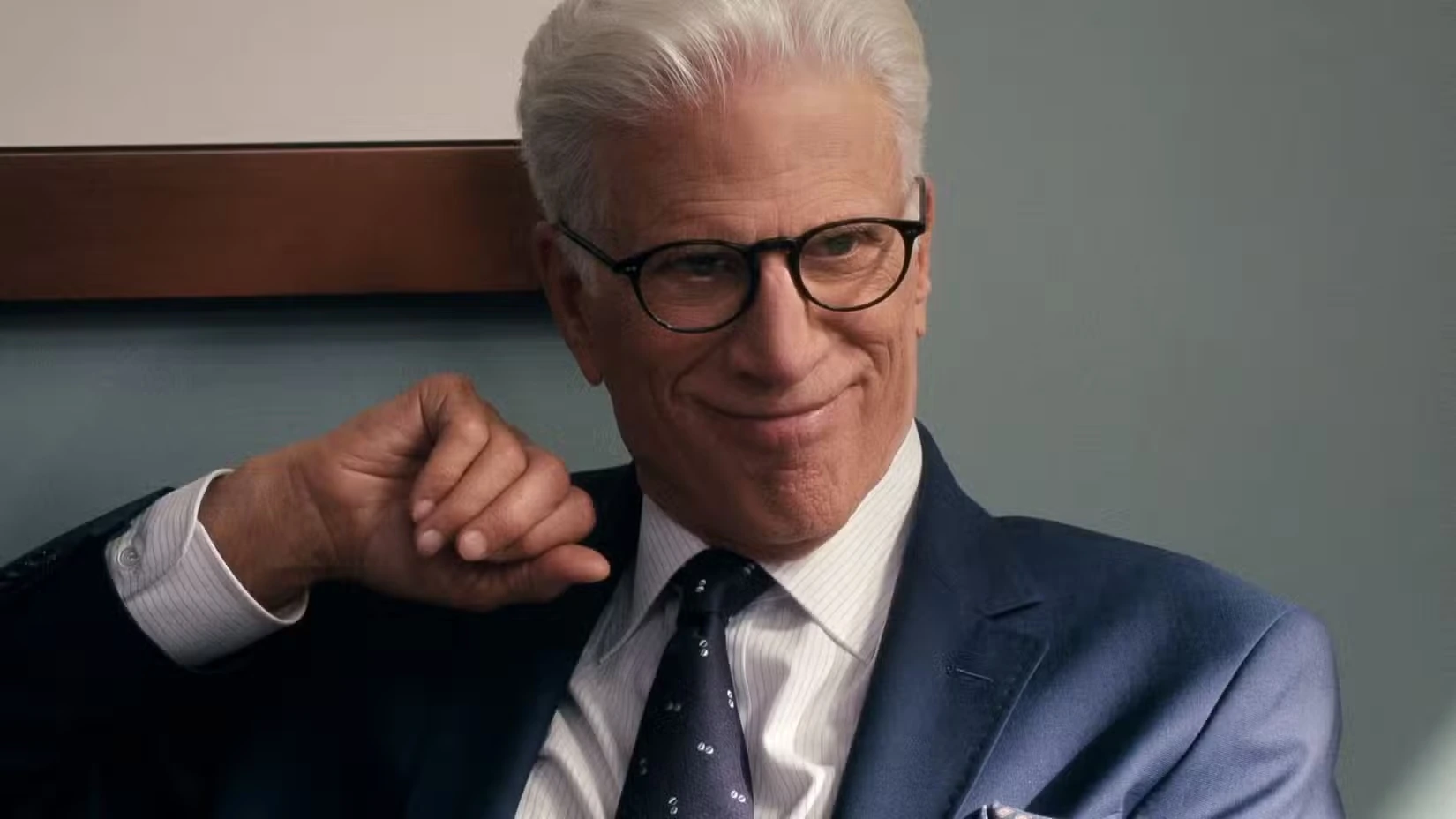 Тед Дэнсон в сериале Человек внутри