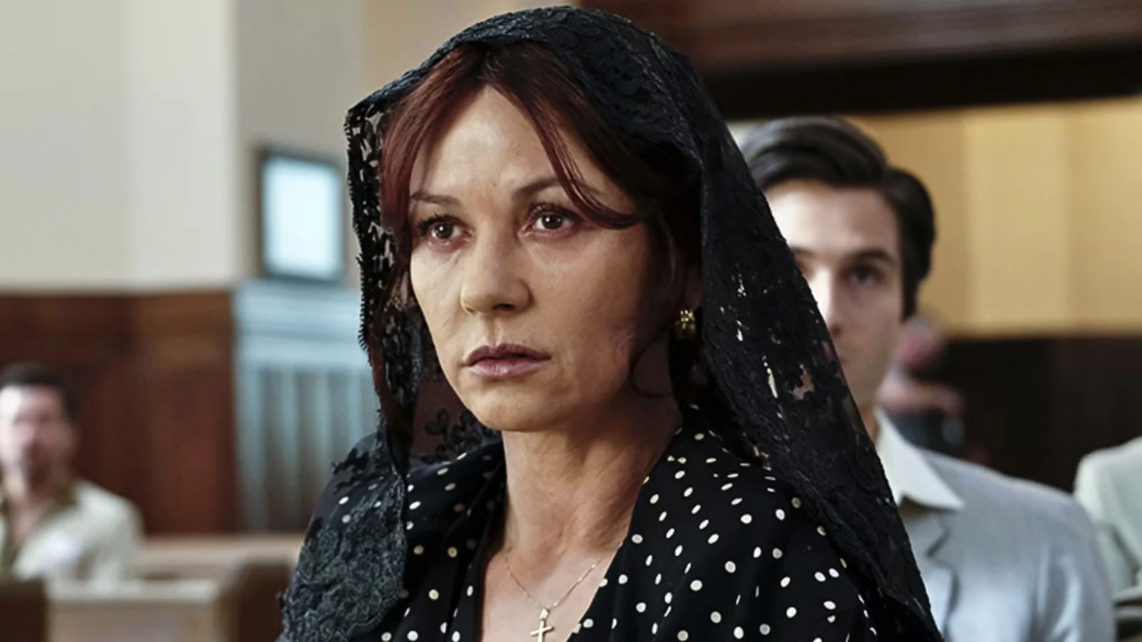 Кэтрин Зета-Джонс в фильме Крестная мать кокаина