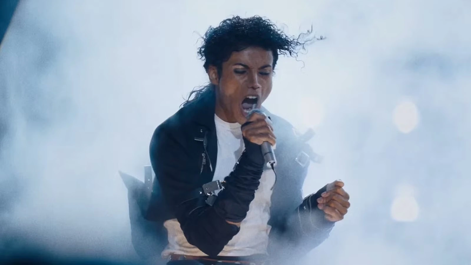 Джафар Джексон в роли Майкла Джексона в фильме Майкл