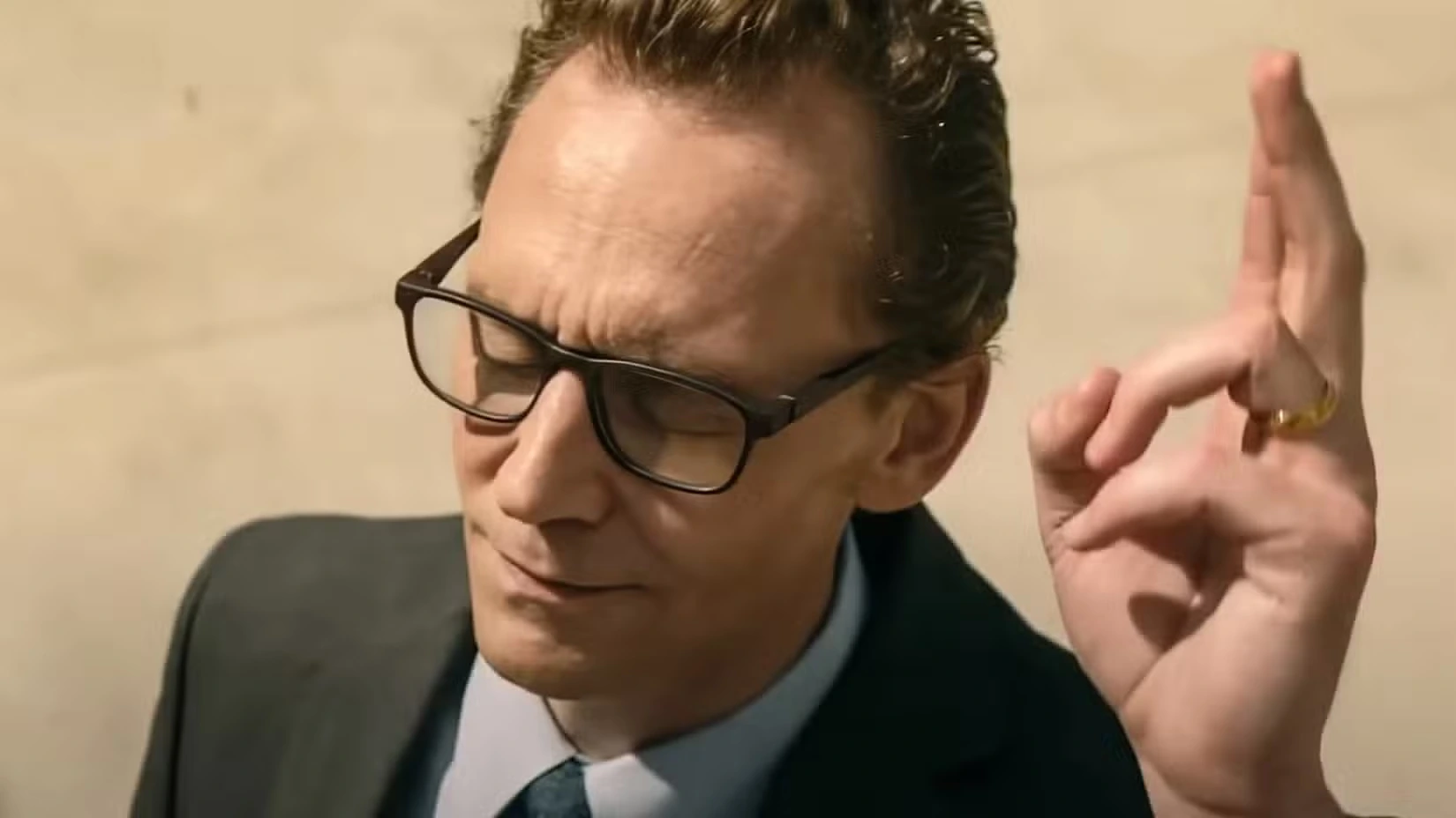 Том Хиддлстон в экранизации повести Стивена Кинга Жизнь Чака