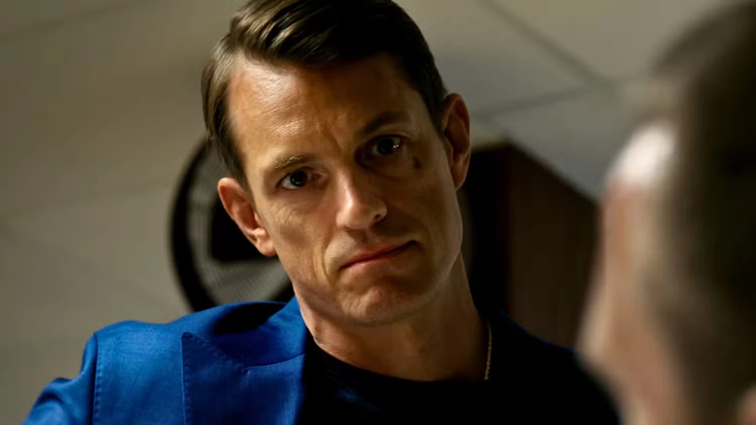 Юэль Киннаман в сериале Детектив Холе