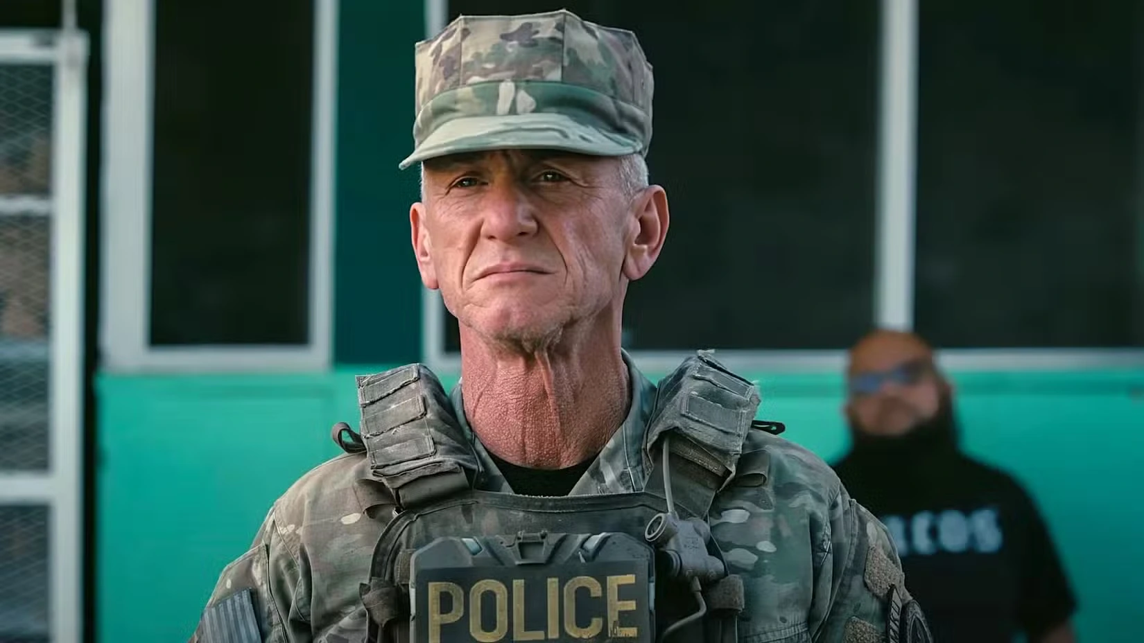 Шон Пенн в фроли полковника Стивена Дж. Локджо в фильме Битва за битвой