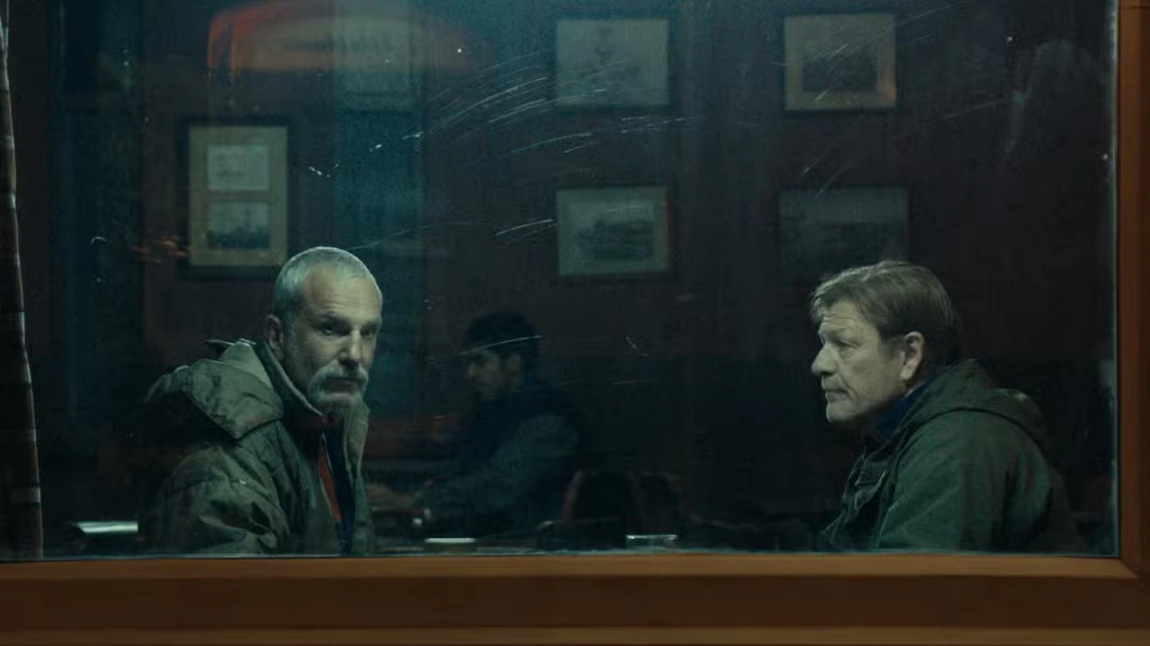 Дэниел Дэй-Льюис в роли Рэя Стокера и Шон Бин в роли Джема Стокера в фильме Анемона