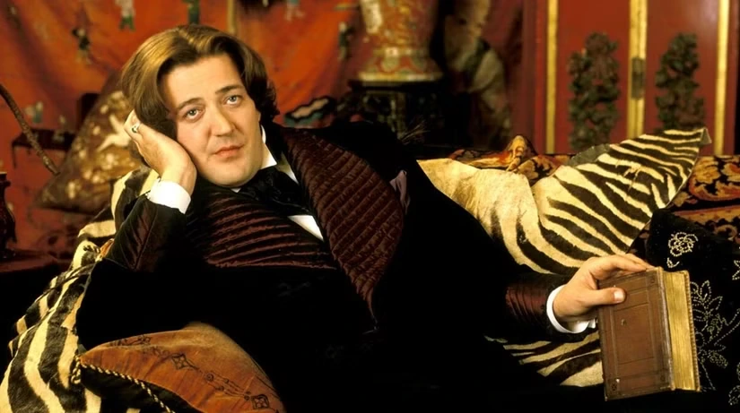 Стивен Фрай в роли Оскара Уайлда