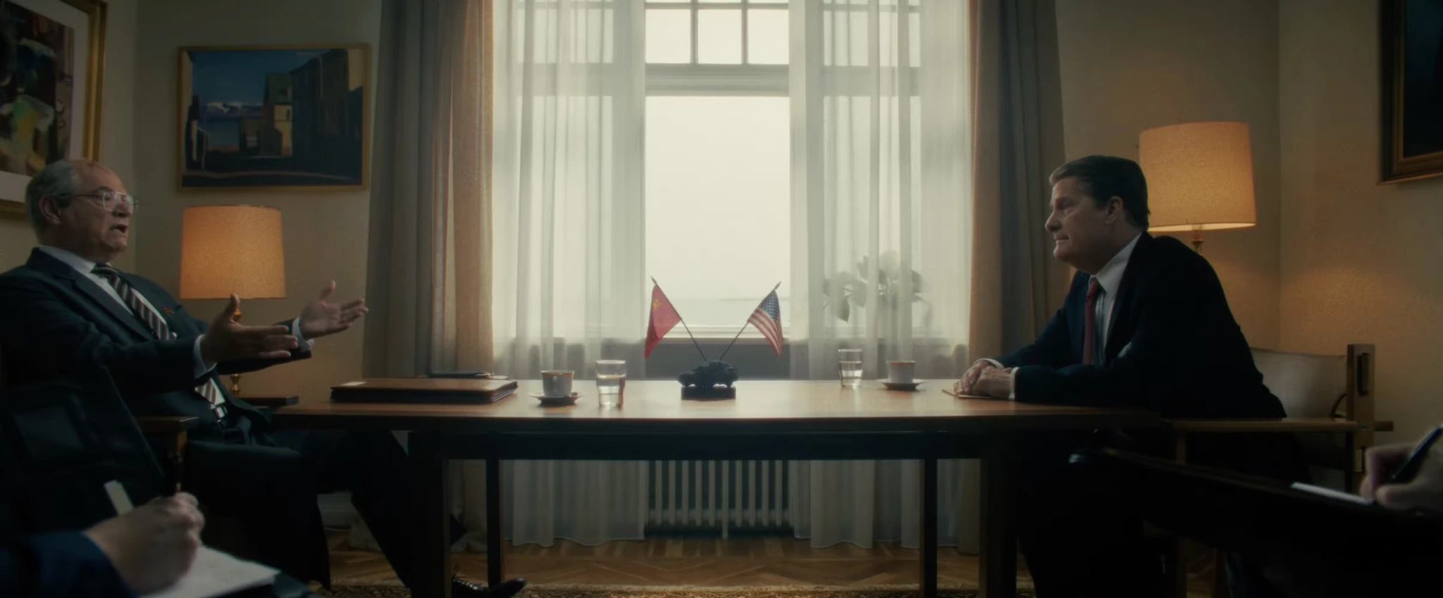 Кадр из фильма На грани войны