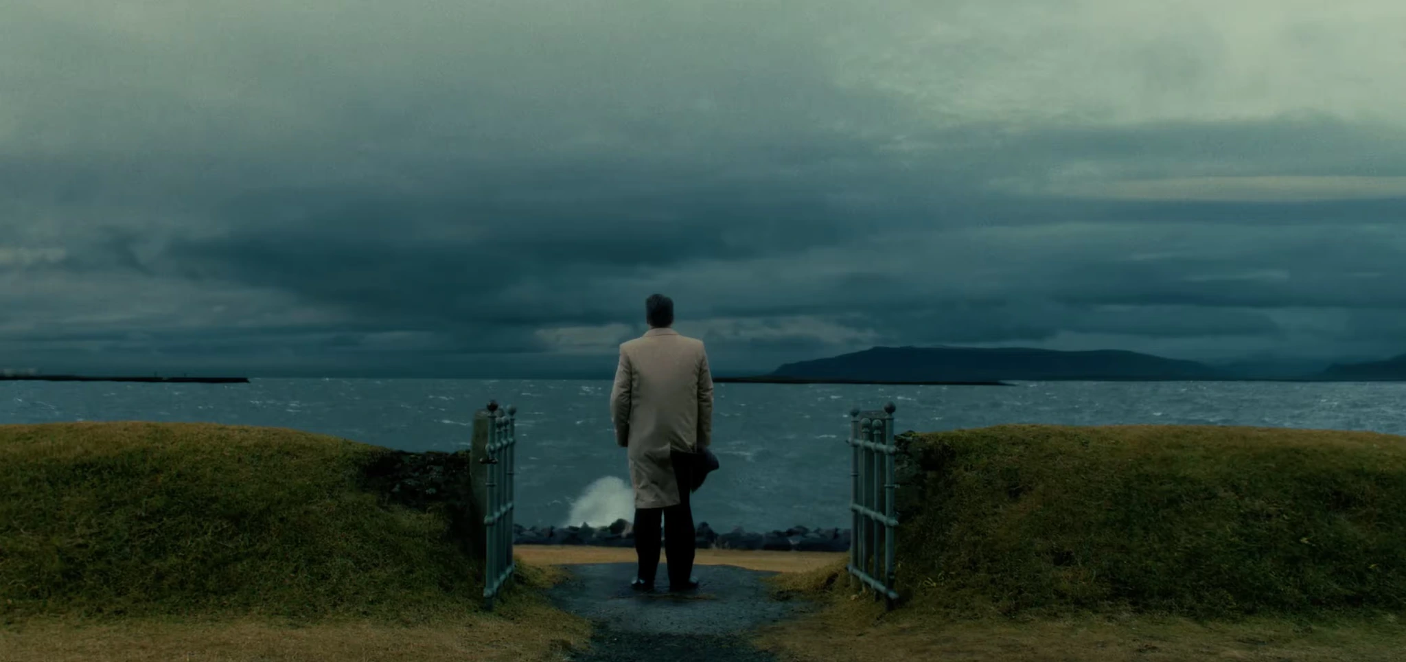 Кадр из фильма На грани войны