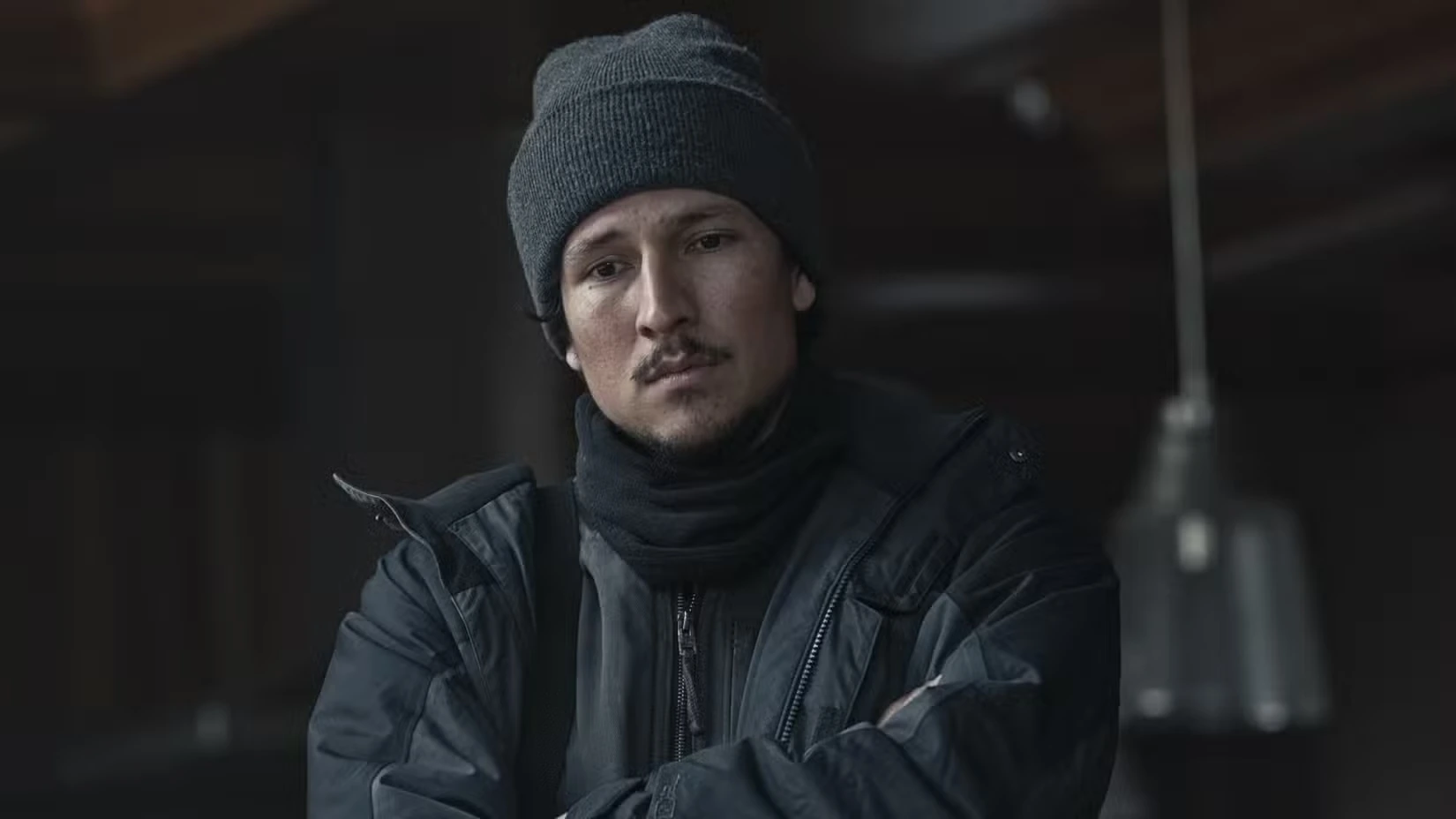 Дэнни Рамирес в сериале Одни из нас