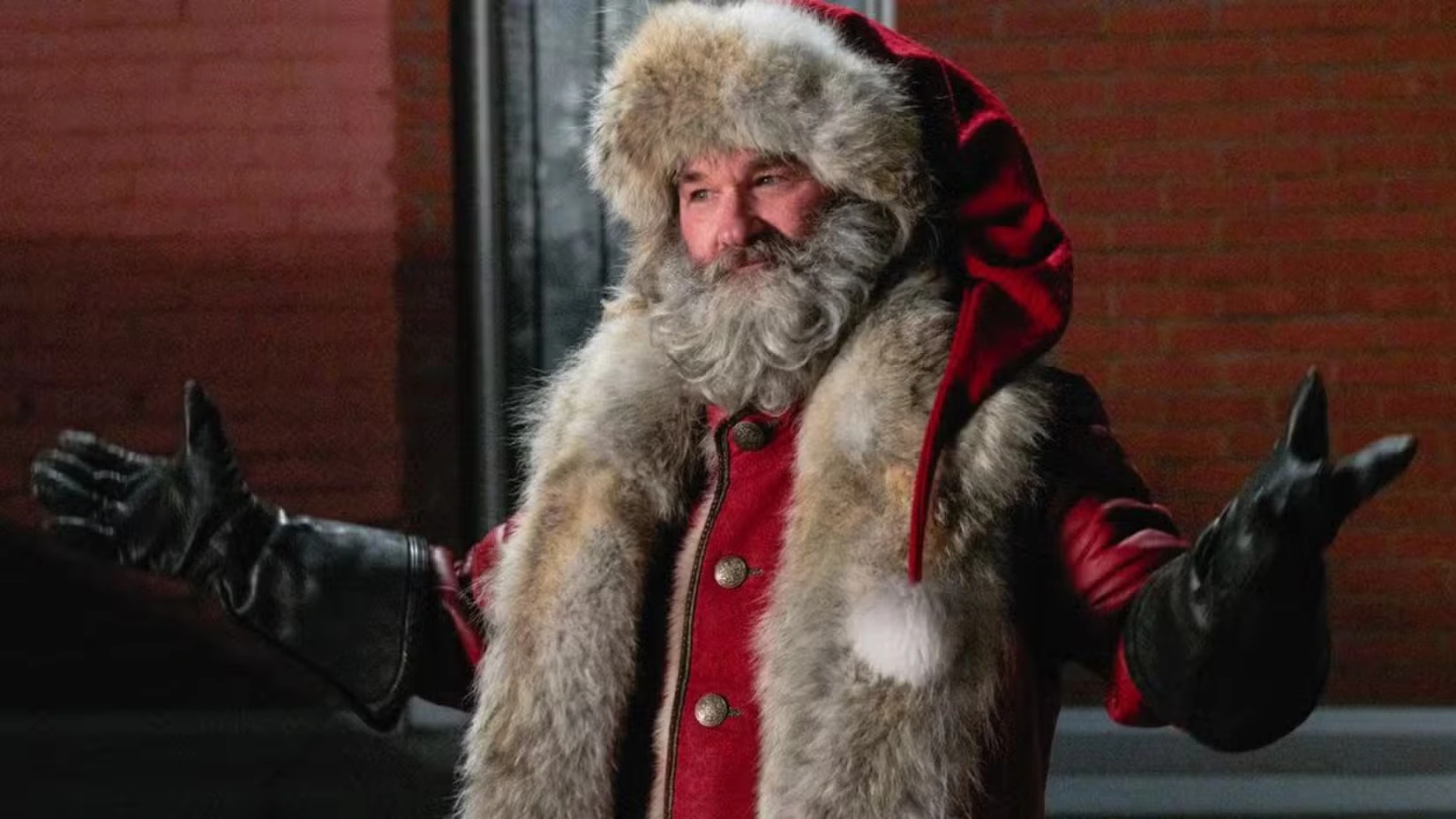 Курт Рассел в роли Санта-Клауса в фильме Рождественские хроники